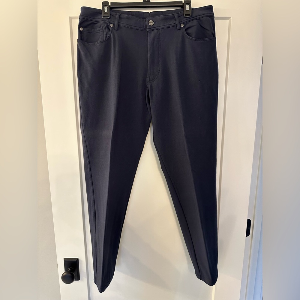 SWET NAVY athleisure 36x32 new without tags